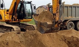 Выкопать яму экскаватором в Орле от 950 руб. - 2Землекопа-Орл